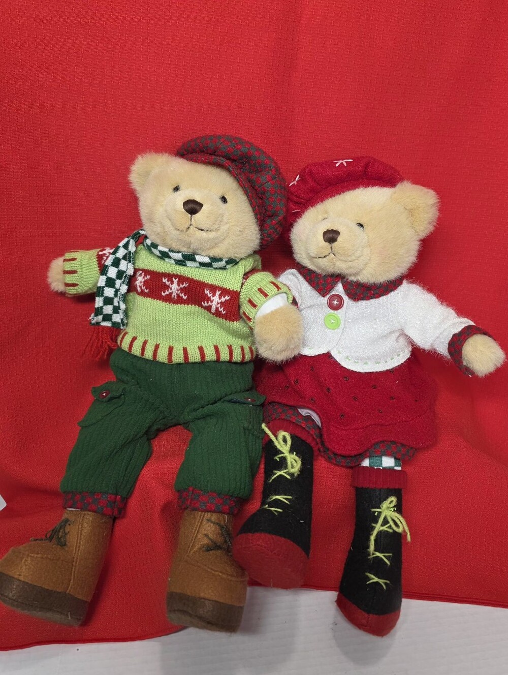 Vintage Y2K Avon Charming Carolers 2004 Holiday Boy & Girl Teddy Bears Lights